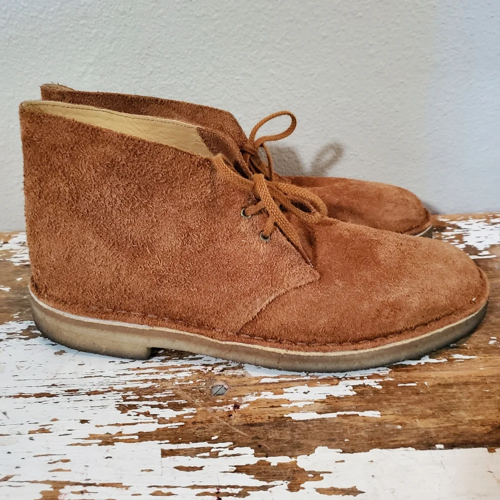 Men's Suede Lace-Up Chukka Boots in Brown